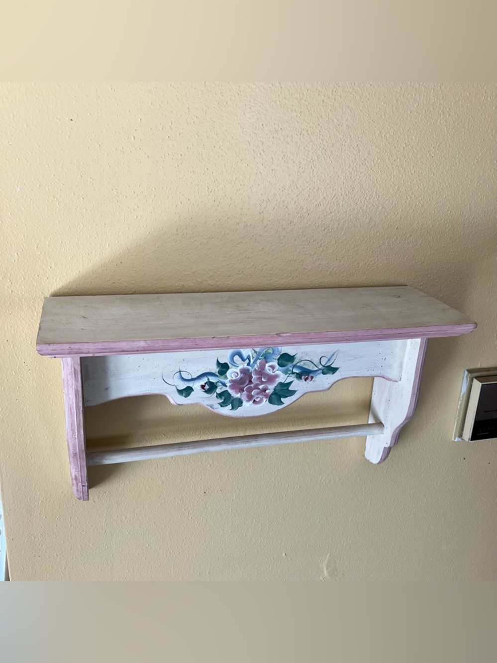Needs Love! Wall Shelf With Towel Bar - Picture 3 of 3